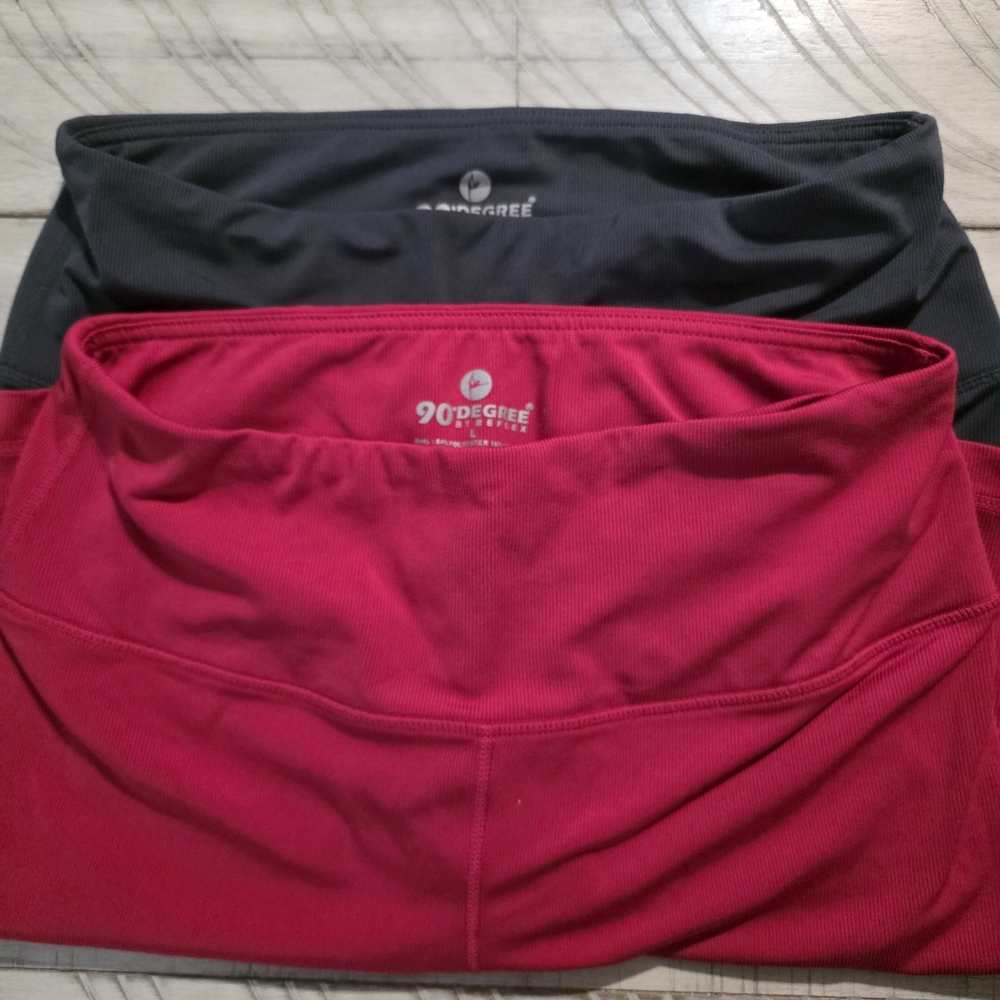 90 Degree By Reflex Women's Black and Magenta Yoga Shorts